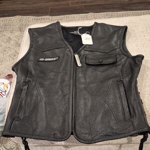 Star Motorcycles Black Leather Motorcycle Vest NEW